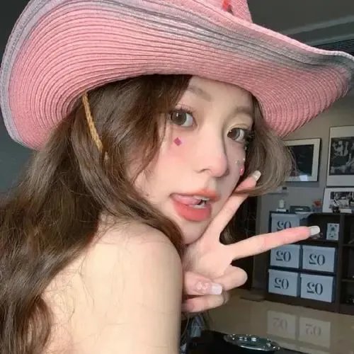 艳女新装
